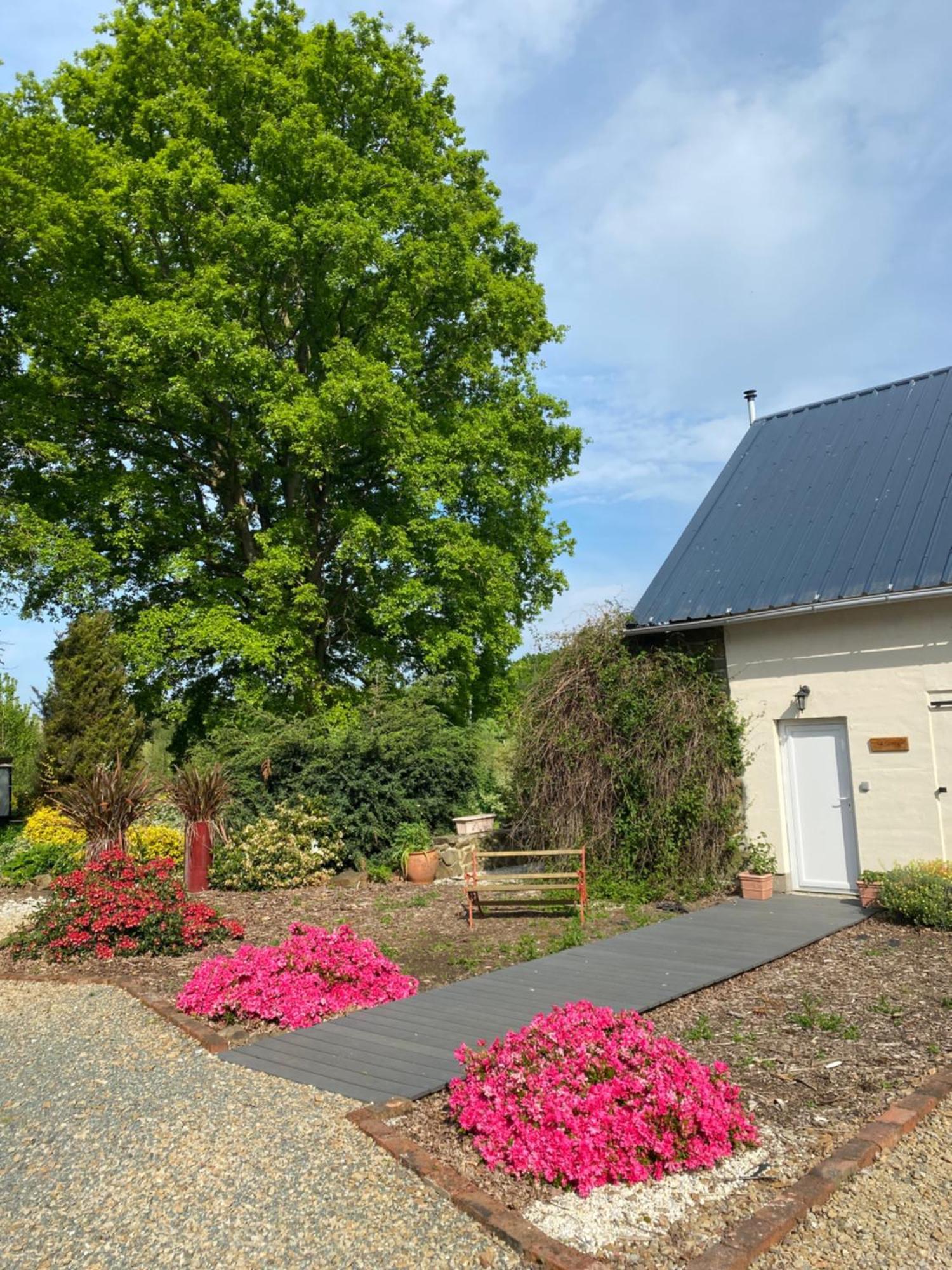 Spacious, Rustic Studio Space For 2 Persons Saint-Cyr-du-Bailleul Exteriér fotografie